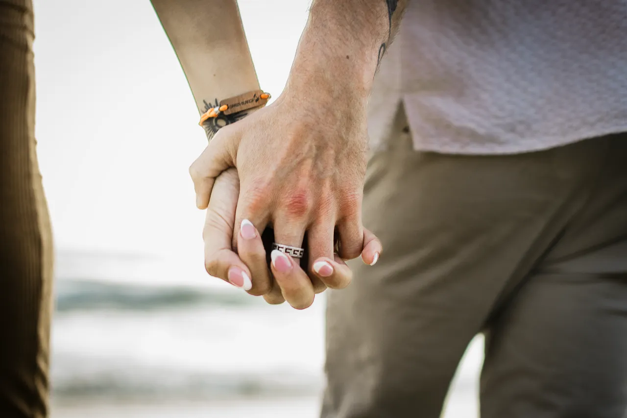 Kamrynn and Brock engagement session at Playa de Gaspareño — photography by Carlos Plazola