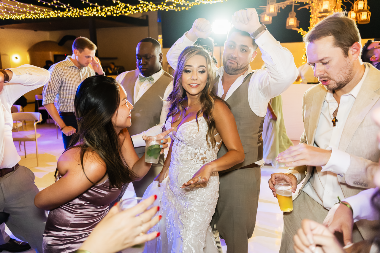 Lauren William wedding in Los Cabos — photography by Carlos Plazola
