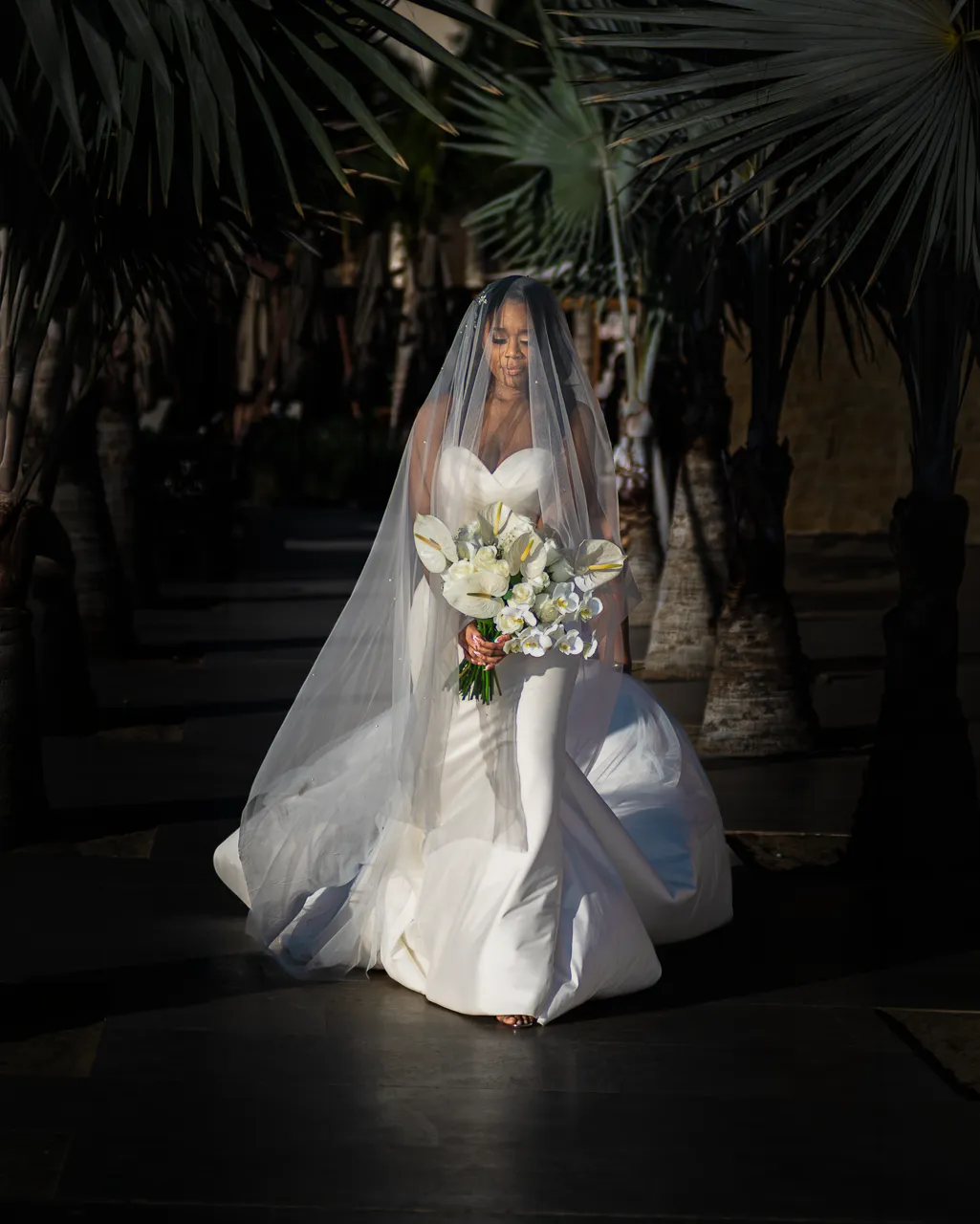 Destination wedding moment in Los Cabos