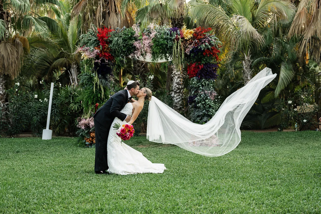 Cabo wedding photography by Carlos Plazola