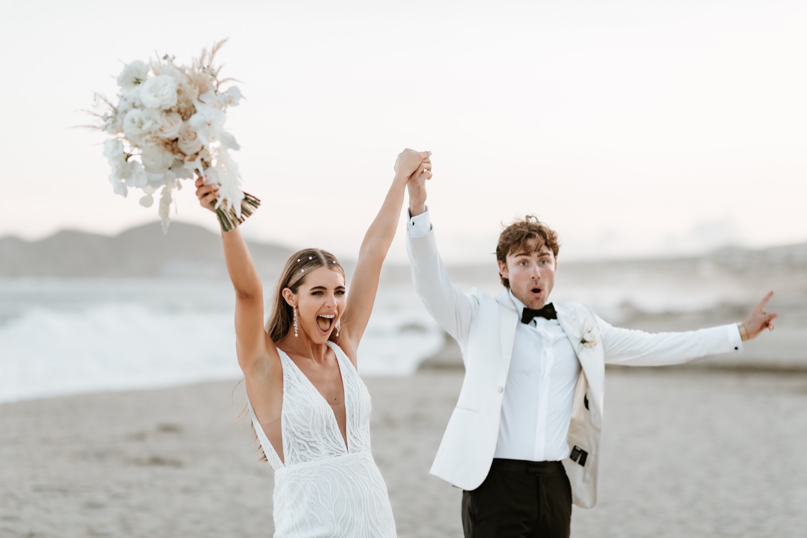 Corridor Wedding photography by Carlos Plazola — image 6